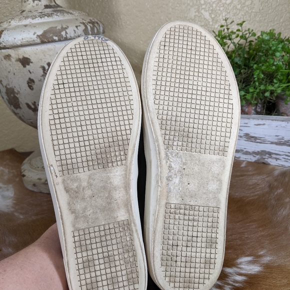 Steve Madden Garden Floral Embroidery Sneakers - Picture 5 of 9